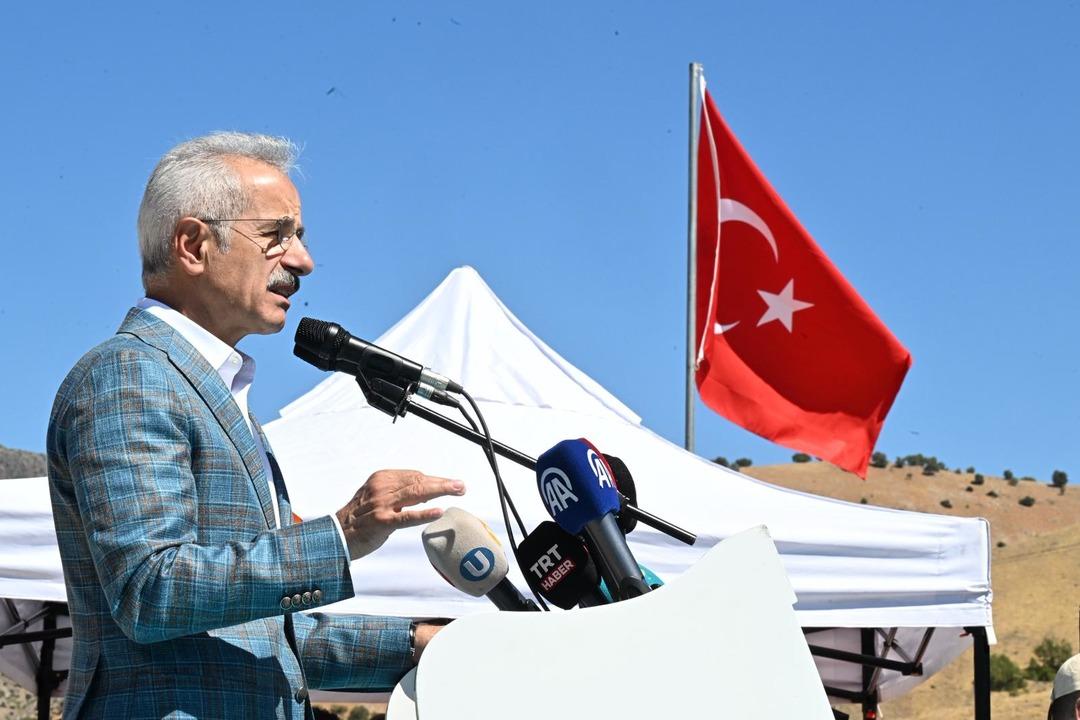 Bakan Uraloğlu toplu açılış töreninde konuştu: Tunceli de 3 proje ile  519 milyon liralık dev tasarruf 1