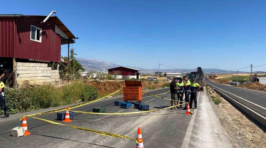 Kahramanmaraş'ta feci kaza! İş makinesi iki kardeşe çarptı, bir çocuk hayatını kaybetti