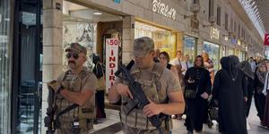 Kapalıçarşı'da özel harekat polisleri böyle bekledi!