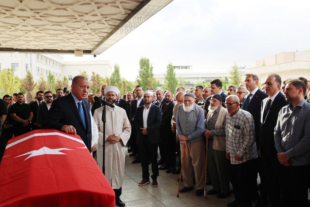 Cumhurbaşkanı Başdanışmanı Hamdi Kılıç son yolculuğuna uğurlandı! Cumhurbaşkanı Erdoğan da katıldı 3