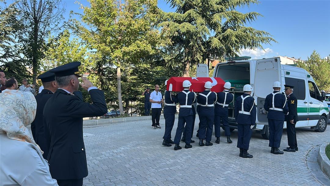 Bakan Yerlikaya duyurdu! "Kahraman jandarmamız Uzman Çavuş Yücel Yeşil şehit oldu" 2
