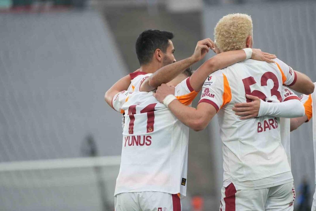 Galatasaray, Eyüpspor u da 2-0 mağlup ederek Süper Lig deki serisini devam ettirdi! 5
