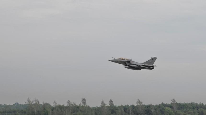 Polonya'da NATO savaş uçakları Rus tehdidi nedeniyle Ukrayna sınırına sevk edildi