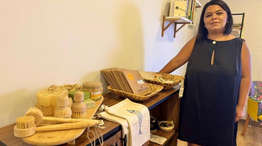 Oğlunun alerjisi, balmumundan gıda saklama bezleri üretmeye sevk etti