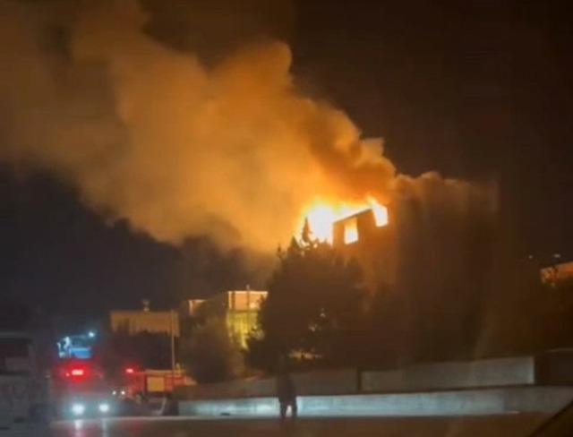 3 katlı ev alevlere teslim oldu 1