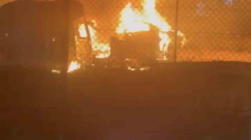 Mardin’de hurda araç deposunda çıkan yangın söndürüldü