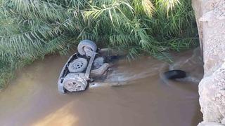 Kanala devrilen araçtaki baba ve oğlu boğuldu