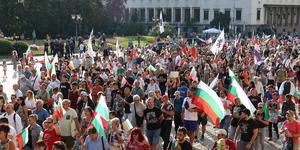 Euroya ge&ccedil;iş kararı almışlardı! Bulgaristan ayağa kalktı 'Titanik'e biniyoruz'