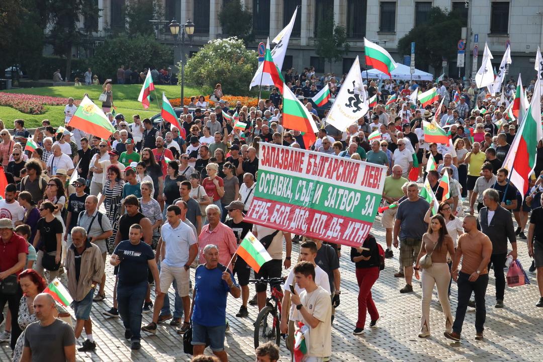 Euroya geçiş kararı almışlardı! Bulgaristan ayağa kalktı  Titanik e biniyoruz  2