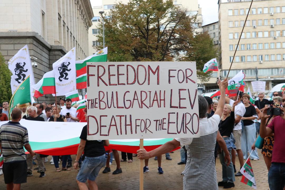Euroya geçiş kararı almışlardı! Bulgaristan ayağa kalktı  Titanik e biniyoruz  6