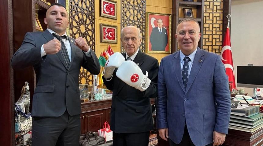 Devlet Bahçeli, boksör Avni Yıldırım’ı makamında kabul etti