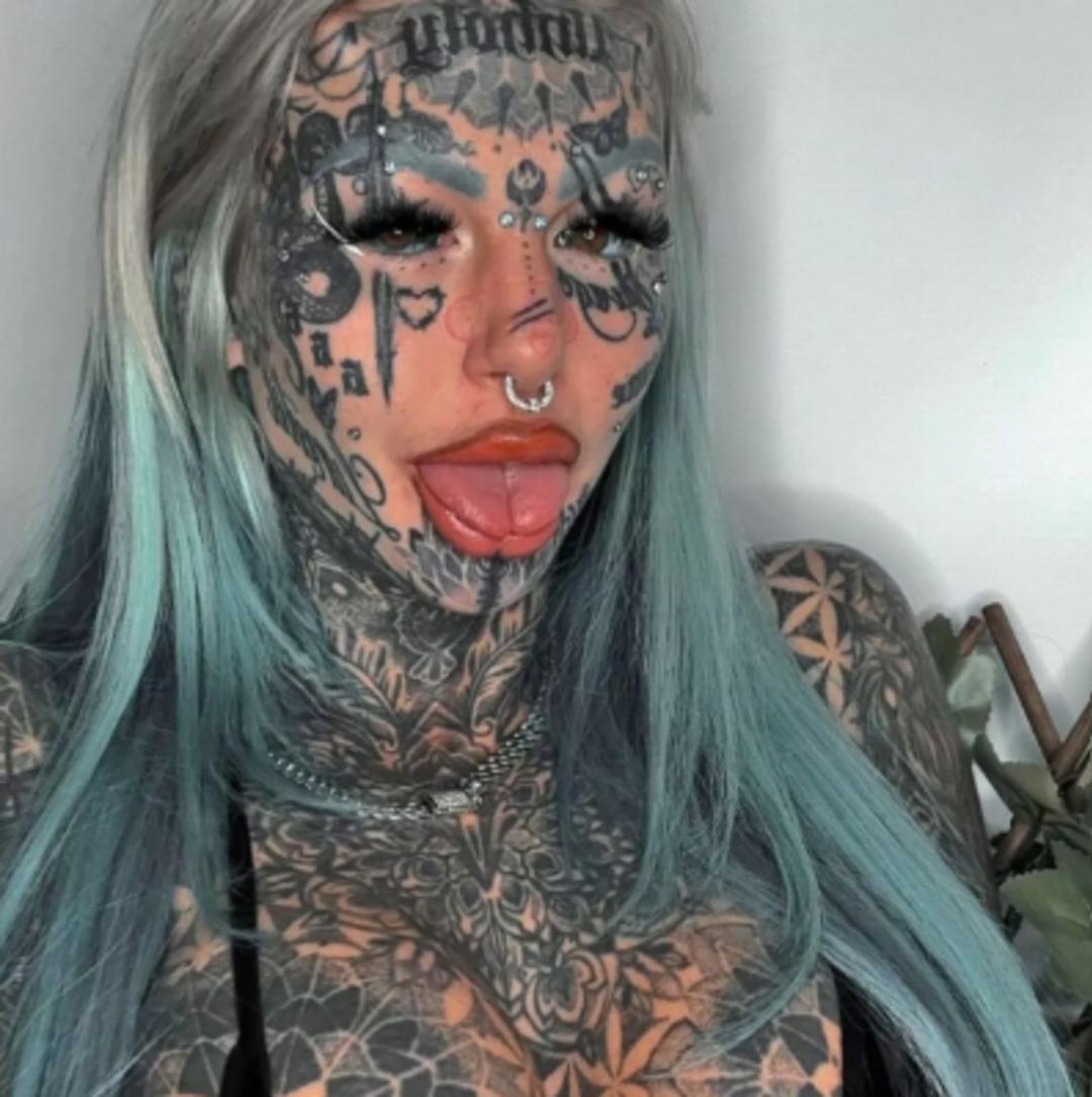 Vücudunun tamamını kaplattı! 6 milyon TL den fazla para harcamış... 2