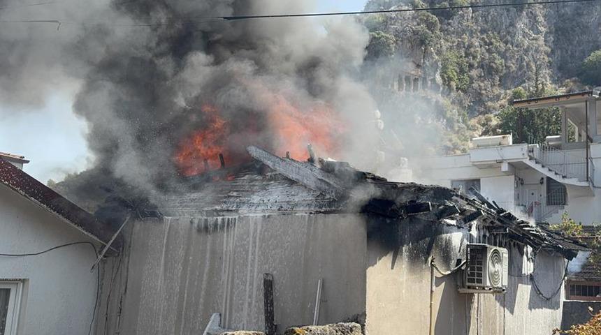 Fethiye’de ev yangını korkuttu