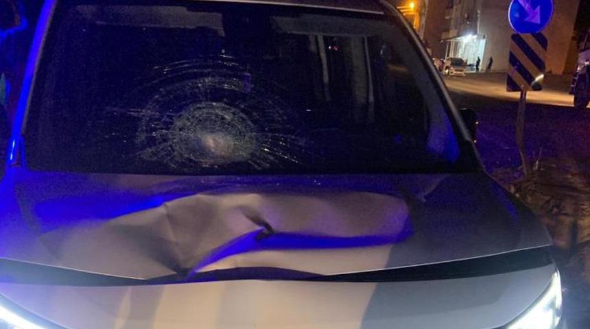 Hafif ticari araç yayaya çarptı: 1 ağır yaralı