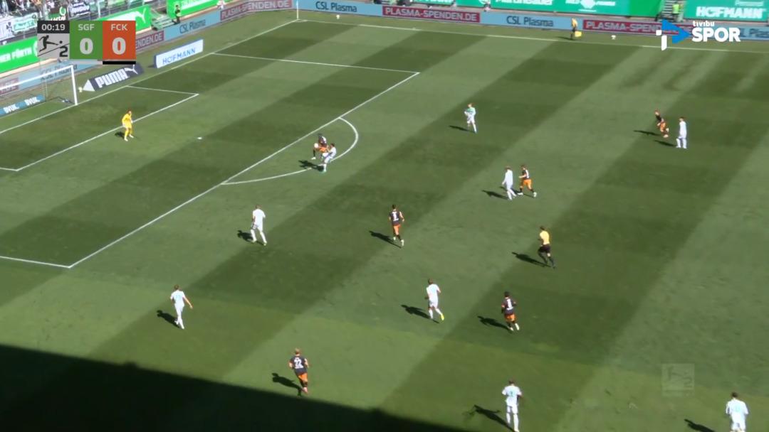 Almanya Bundesliga da tarihe geçen bir olay yaşandı! Maçın daha 22.saniyesinde gelen kırmızı kart herkesi şoke etti... 1