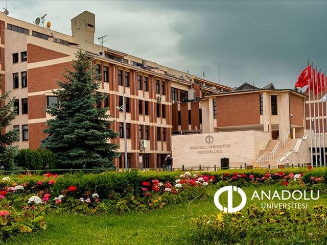 İletişim ve medya alanında geleceğe hazırlık: Ön lisans programları