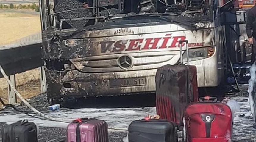 Ankara’da seyir halindeki yolcu otobüsü yandı