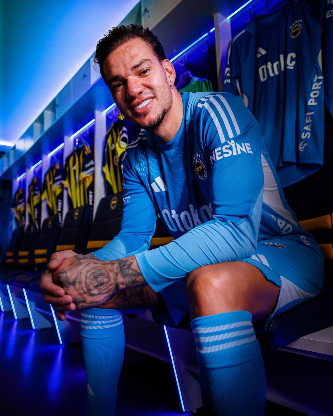 Fenerbahçe taraftarından Galatasaray a olay gönderme! Ederson için tezahürat yaptılar... 2