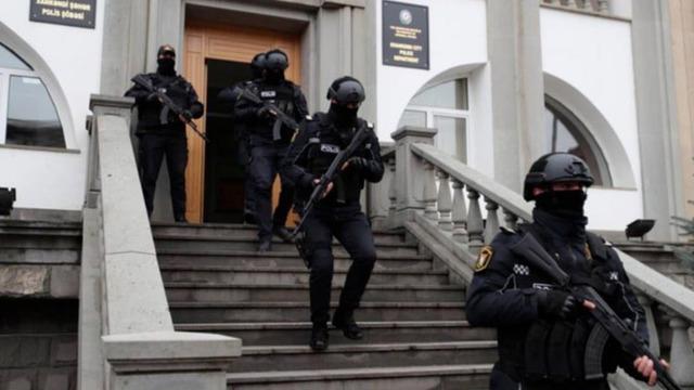 Ermeni asıllı saldırgandan Azerbaycan polisine silahlı saldırı: 1 yaralı