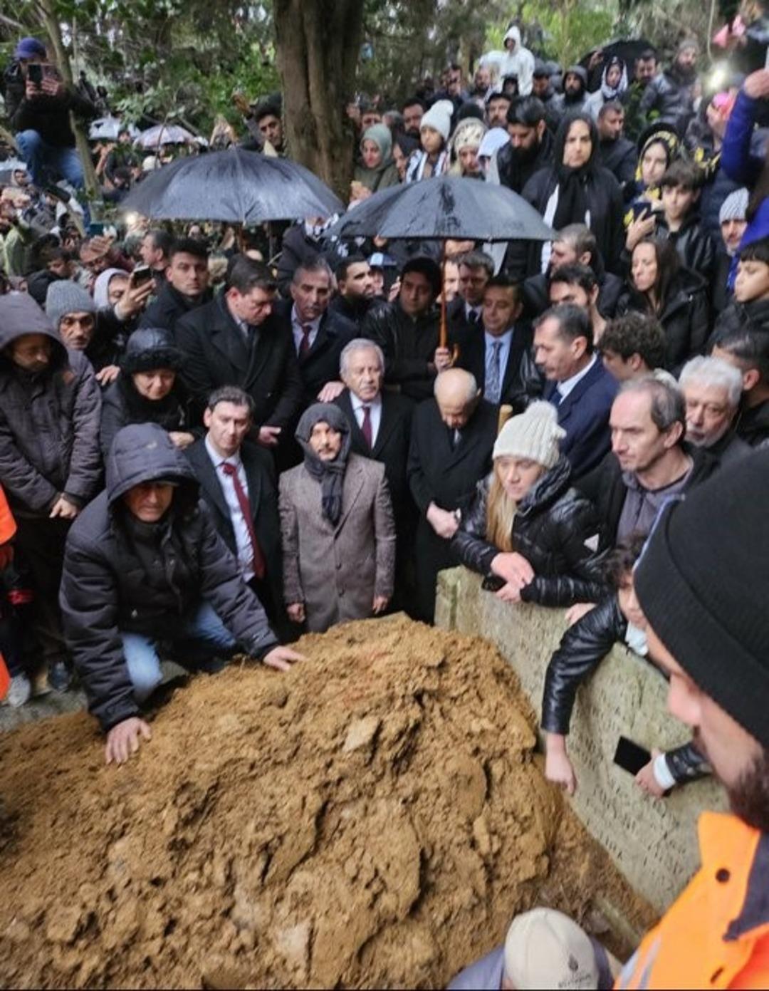 MHP Lideri Bahçeli, Ferdi Tayfur’un kabrini yaptırdı 1