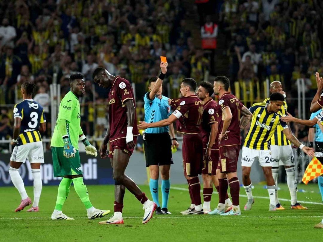 Trabzonspor dan Fenerbahçe maçı sonrası olay itiraf! "Takımı sahadan çekmeyi düşündük" 2