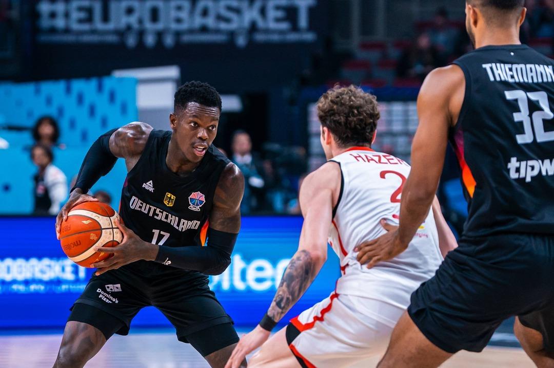 Avrupa Basketbol Şampiyonası nda gösterdiğimiz başarılı performans Avrupa Basınına taşındı! 12 Dev Adam yabancı basının manşetlerini süsledi... 2