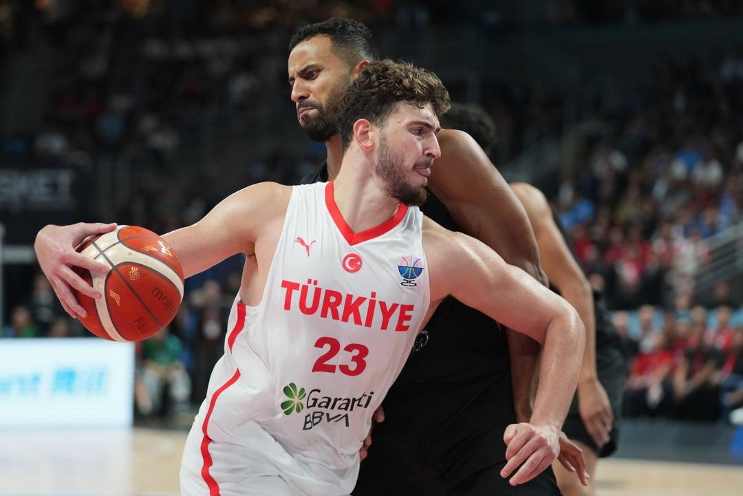 Her şey için teşekkürler 12 Dev Adam! Finalde Almanya ya 83-88 lik skorla kaybederek Avrupa ikincisi olduk 3