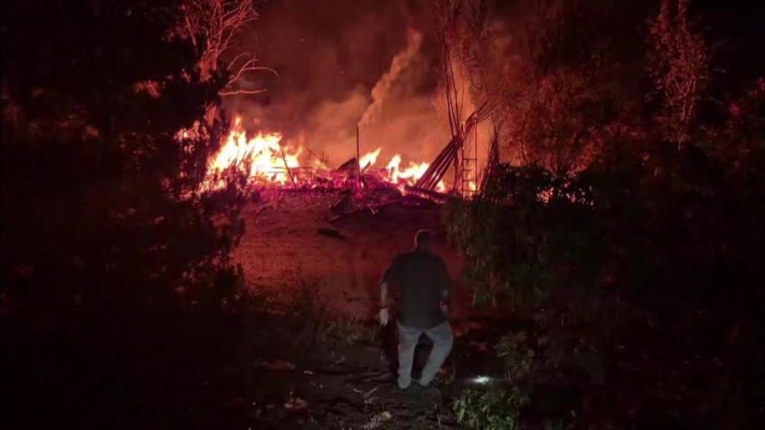 Yangını söndürürken dehşeti yaşadılar! Tüp bomba gibi patladı... İşte o anlar 1