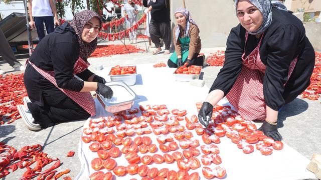 Yapımı 2-3 gün sürüyor! Kavanozu 250 TL: Siparişlere yetişemiyorlar