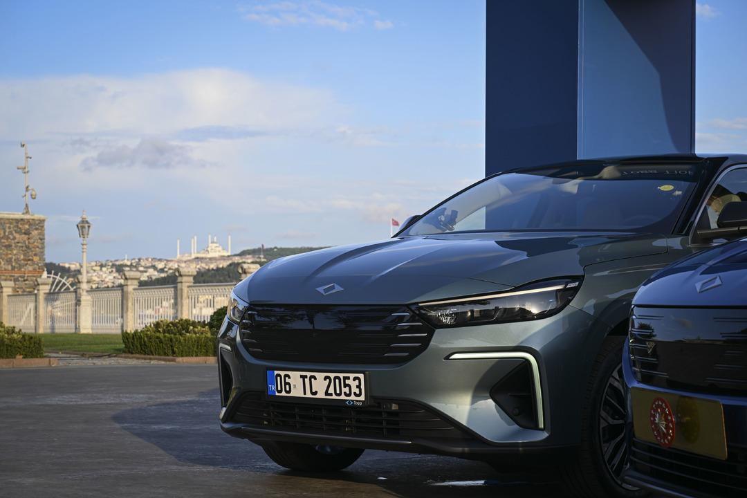 Merakla bekleniyordu! Togg un sedan modeli T10F in fiyatı belli oldu: 100 bin lirası olan alabilecek 3
