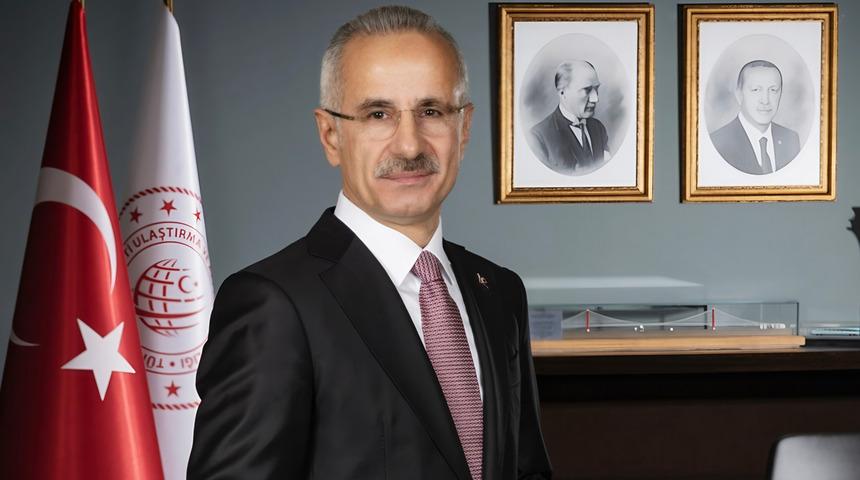 72 binden fazla motokurye kayıt altında! Bakan Uraloğlu yeni dönemi değerlendirdi