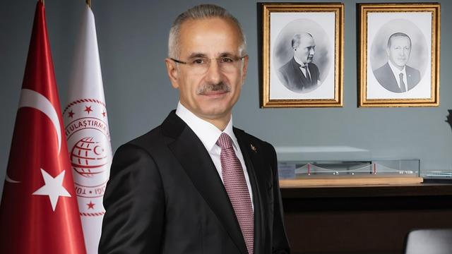 72 binden fazla motokurye kayıt altında! Bakan Uraloğlu yeni dönemi değerlendirdi