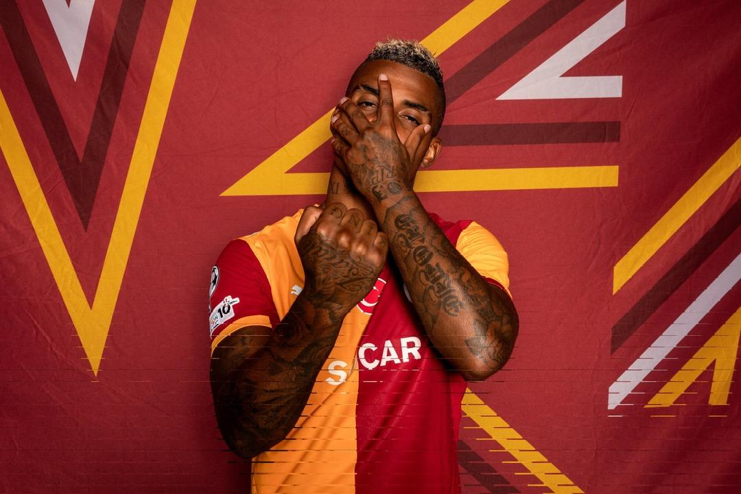 Galatasaray da teknik direktör Okan Buruk Şampiyonlar Ligi nde Frankfurt deplasmanı öncesi ilk 11 ini netleştiriyor! Sürpriz değişiklikler yapılıyor... 2