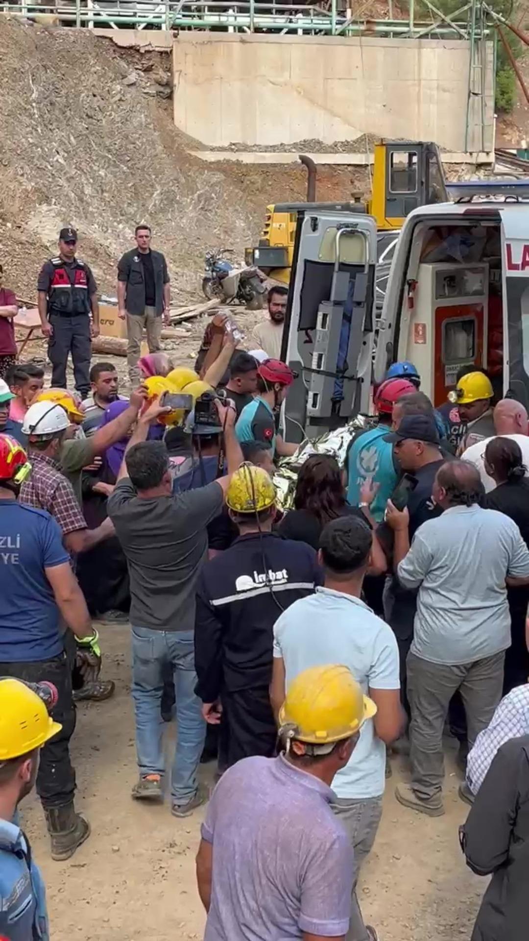 25 saat sonra alkışlarla kurtarılmıştı, Denizli deki madenciden acı haber geldi 2