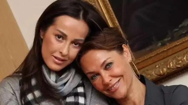 Hülya Avşar'ın kardeşi Helin Avşar filtresiz pozuyla şaşırttı... Görenler tanıyamadı
