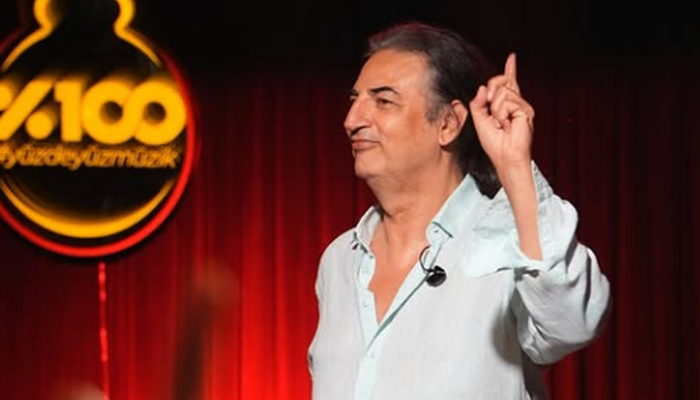 800 bin TL kredi borcu için borç istedi! Ünlü şarkıcı kredi kartı limitini açıklayıp...