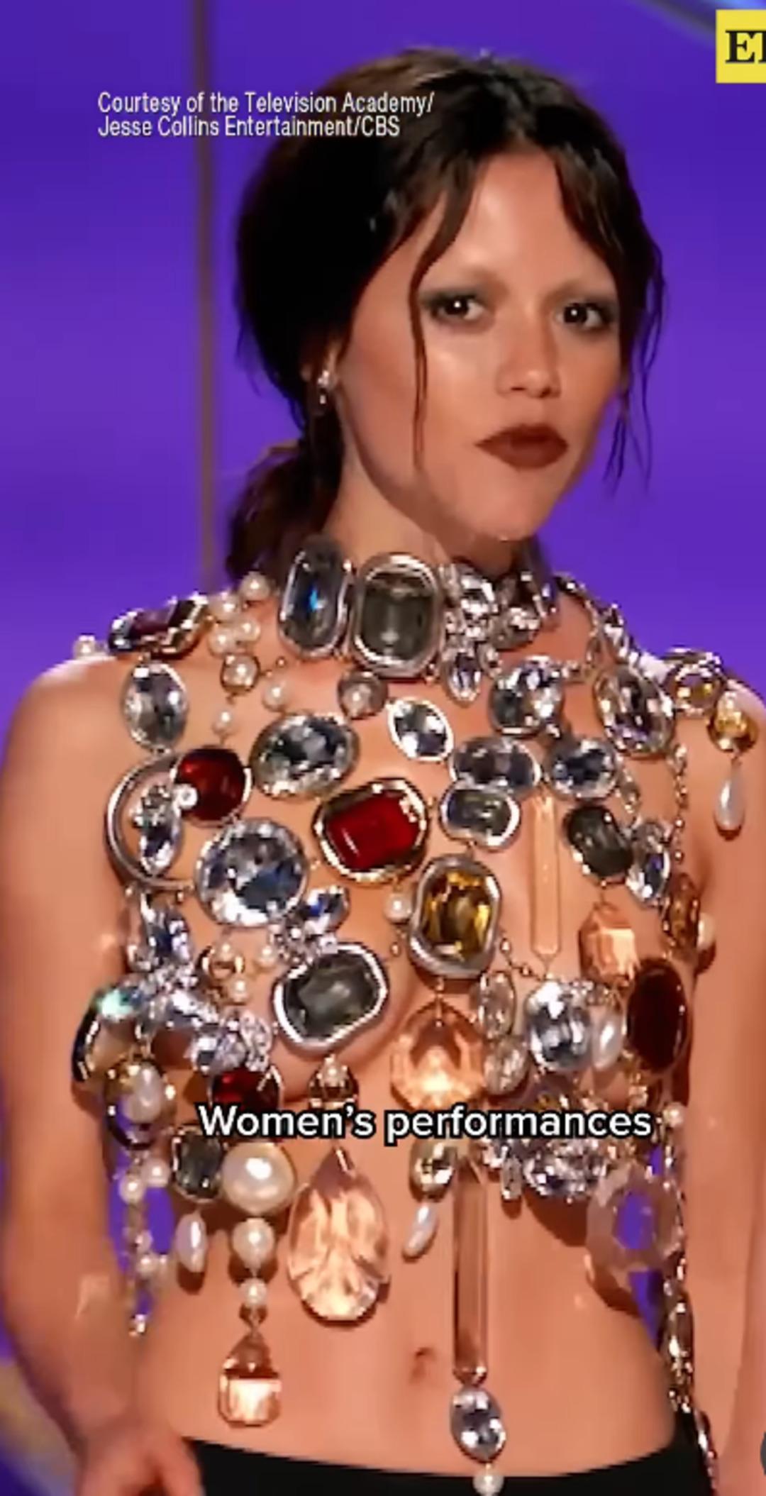  Emmy’de şıklık yarışı...Cesur tercih: Jenna Ortega göğsünü mücevher taşlarla kapattı 3