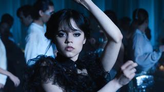  Emmy’de şıklık yarışı...Cesur tercih: Jenna Ortega göğsünü mücevher taşlarla kapattı