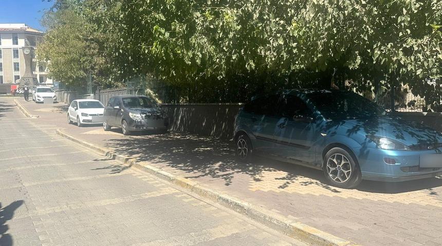 Adıyaman’da kaldırımlar otoparka döndü