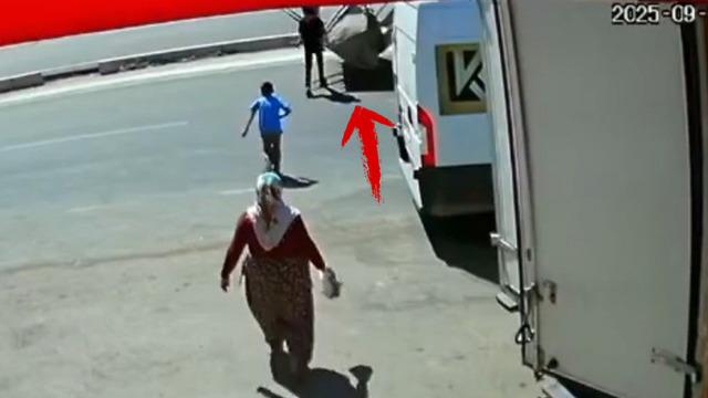 Kahramanmaraş'ta kan donduran görüntü: İş makinesi 2 ve 8 yaşındaki kardeşleri ezdi!