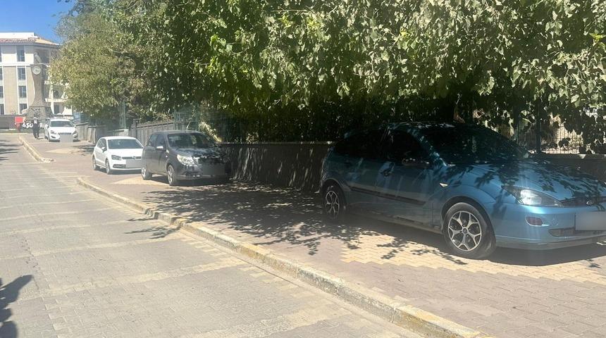 Adıyaman’da kaldırımlar otoparka döndü