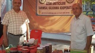 Sarıgöl'de pekmezli karbastı festivale damga vurdu