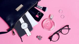 Her kadının çantasında olması gereken 7 kurtarıcı ürün! Çantamda neler var?