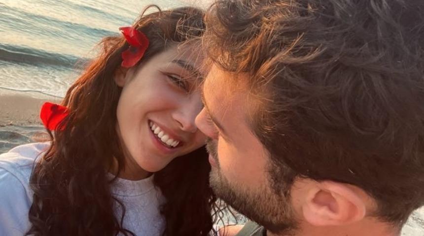 Furkan Andı&ccedil; ile Ayb&uuml;ke Pusat aşka geldi! Romantik kareler g&uuml;ndemde