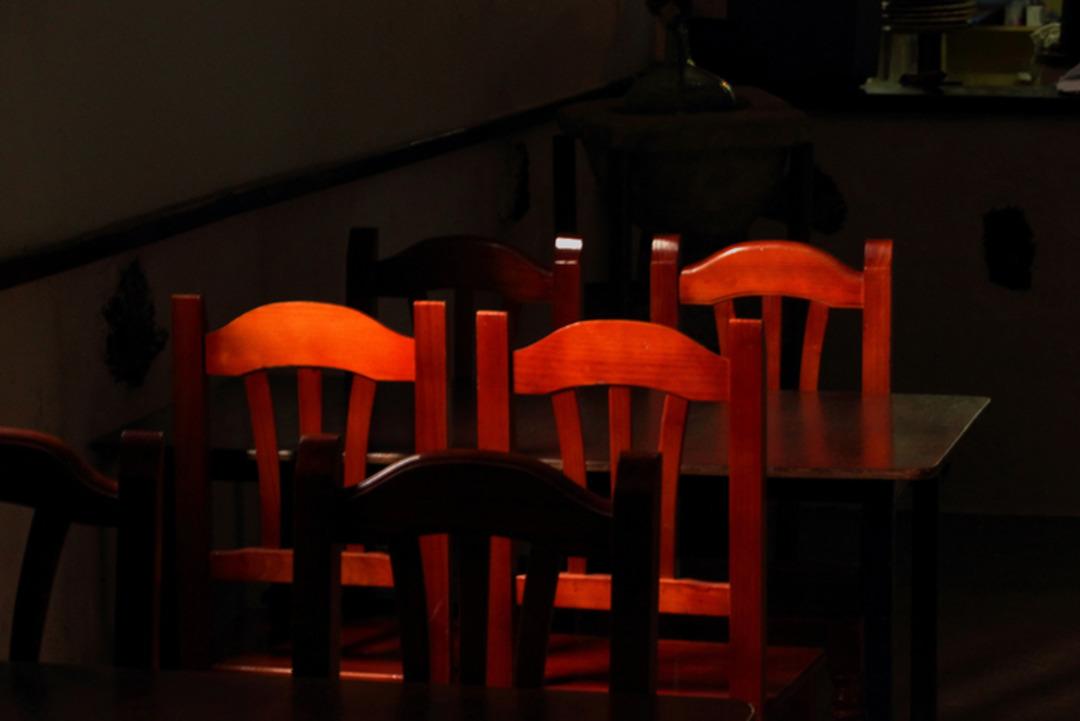 İş vaadiyle kandırıp mide bulandıran  tuvalet  partisine götürdüler! O anları kameraya aldıkları için ekstra para verdiler 2