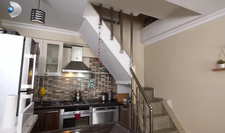 Settar Tanrıöğen Kandıra'da köye yerleşmişti! İstanbul'a gelince kızının 2+1 öğrenci evinde yaşıyor G4