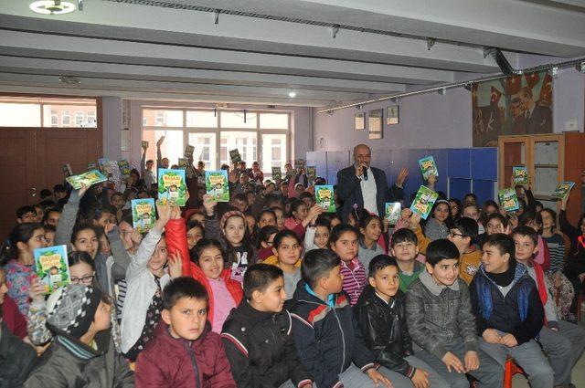 Yazar Çetin, öğrencilere başarının anahtarını anlattı