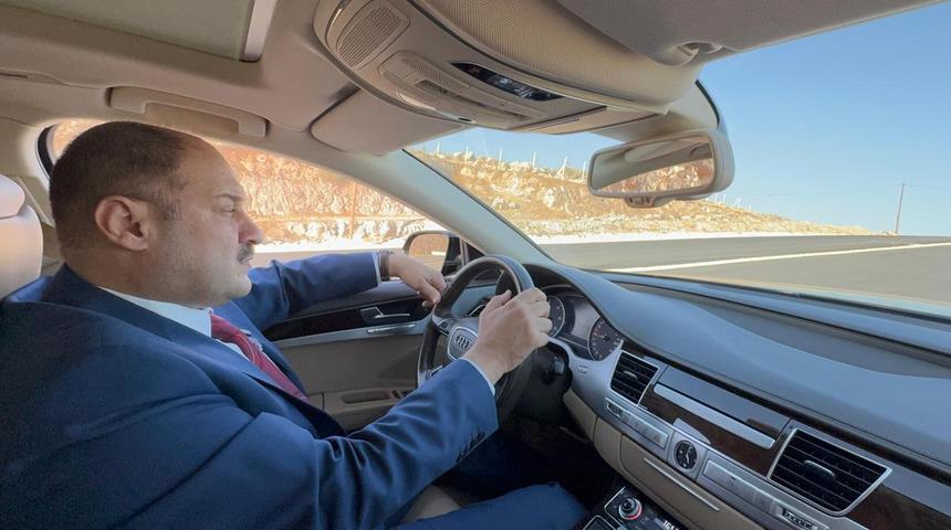 Başkan Gülpınar direksiyona geçti, şehir hastanesi yolunu test etti