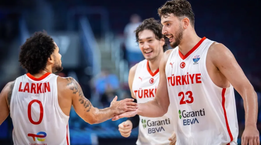 Paylaştığı mesajla açıkladı! 12 Dev Adam'ın yıldızı milli takımı bıraktığını açıkladı