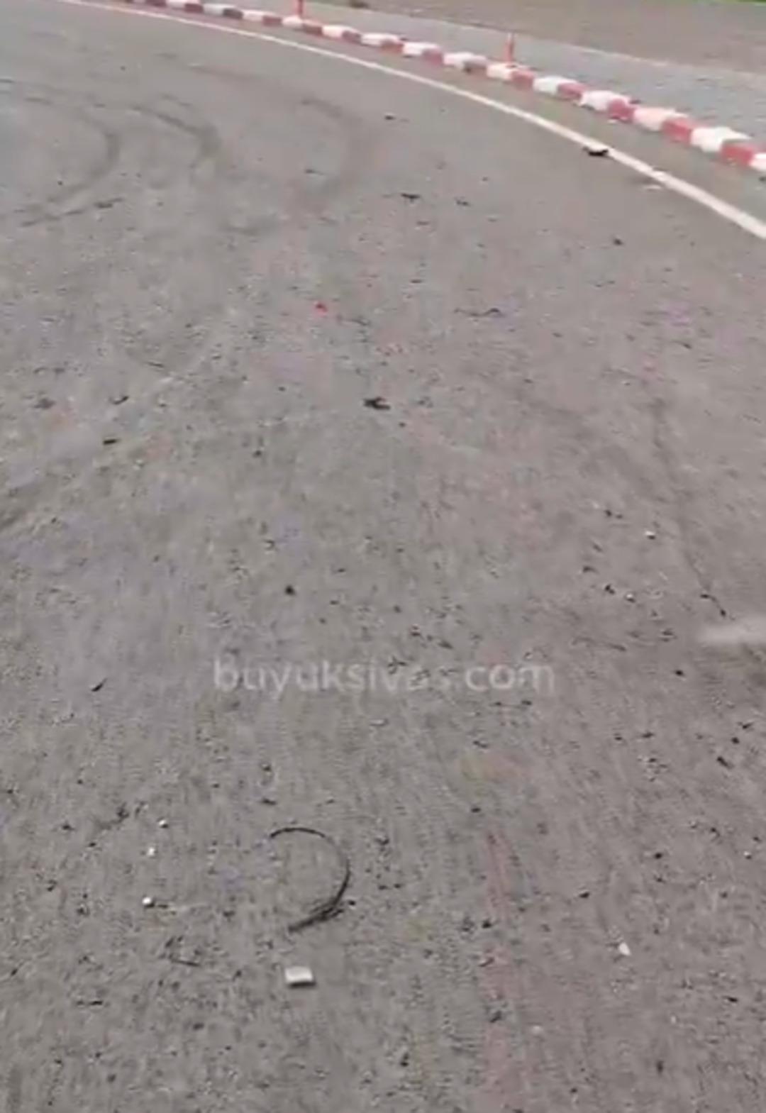 Başkan  nirvana  deyip Ferrari yle açmıştı: Bir ayda lastik parçalar hale geldi! Sivas ın drift pisti eleştiri yağmurunda 2